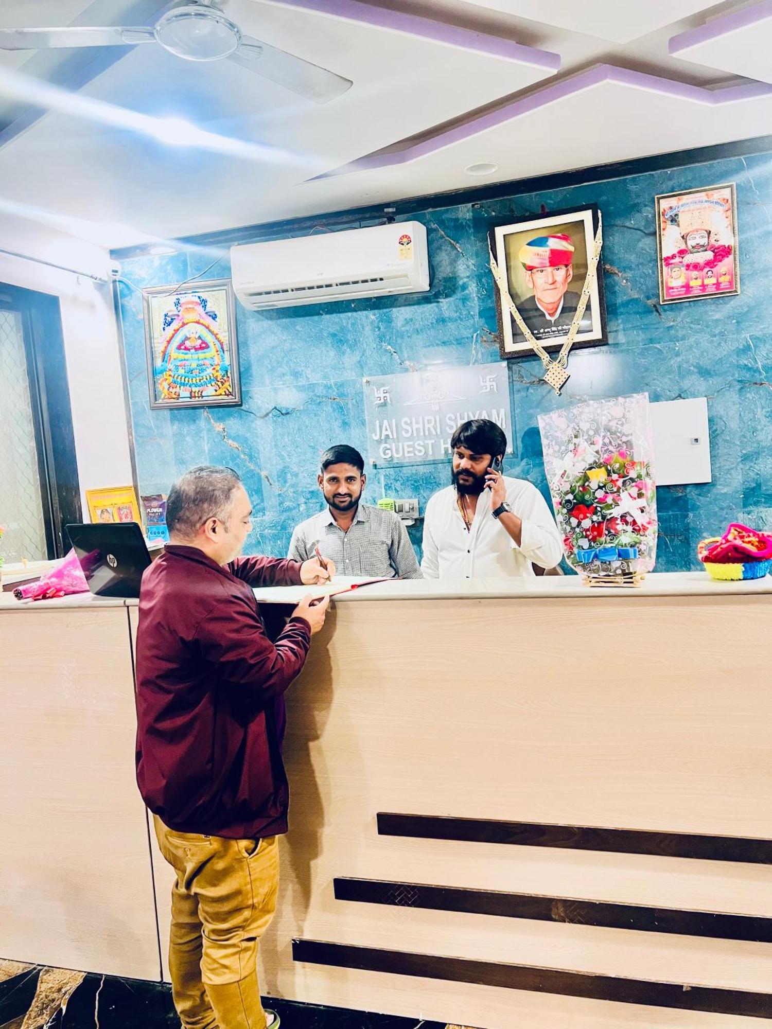Shree Shyam Hotel Toran Dawar Khātu 外观 照片